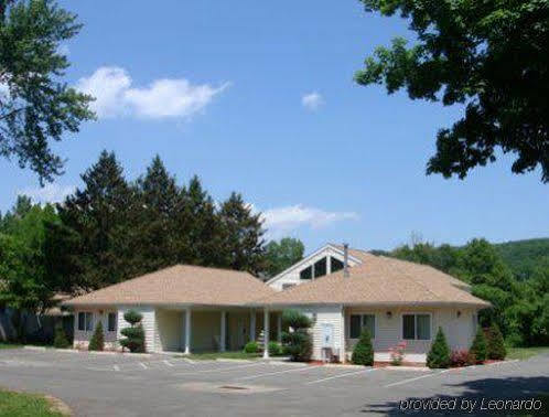 Rocky River Inn New Milford Exteriör bild